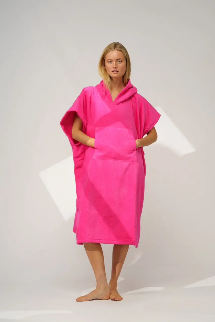 Futah - Ericeira Rosa Neón Poncho de Rizo (3)