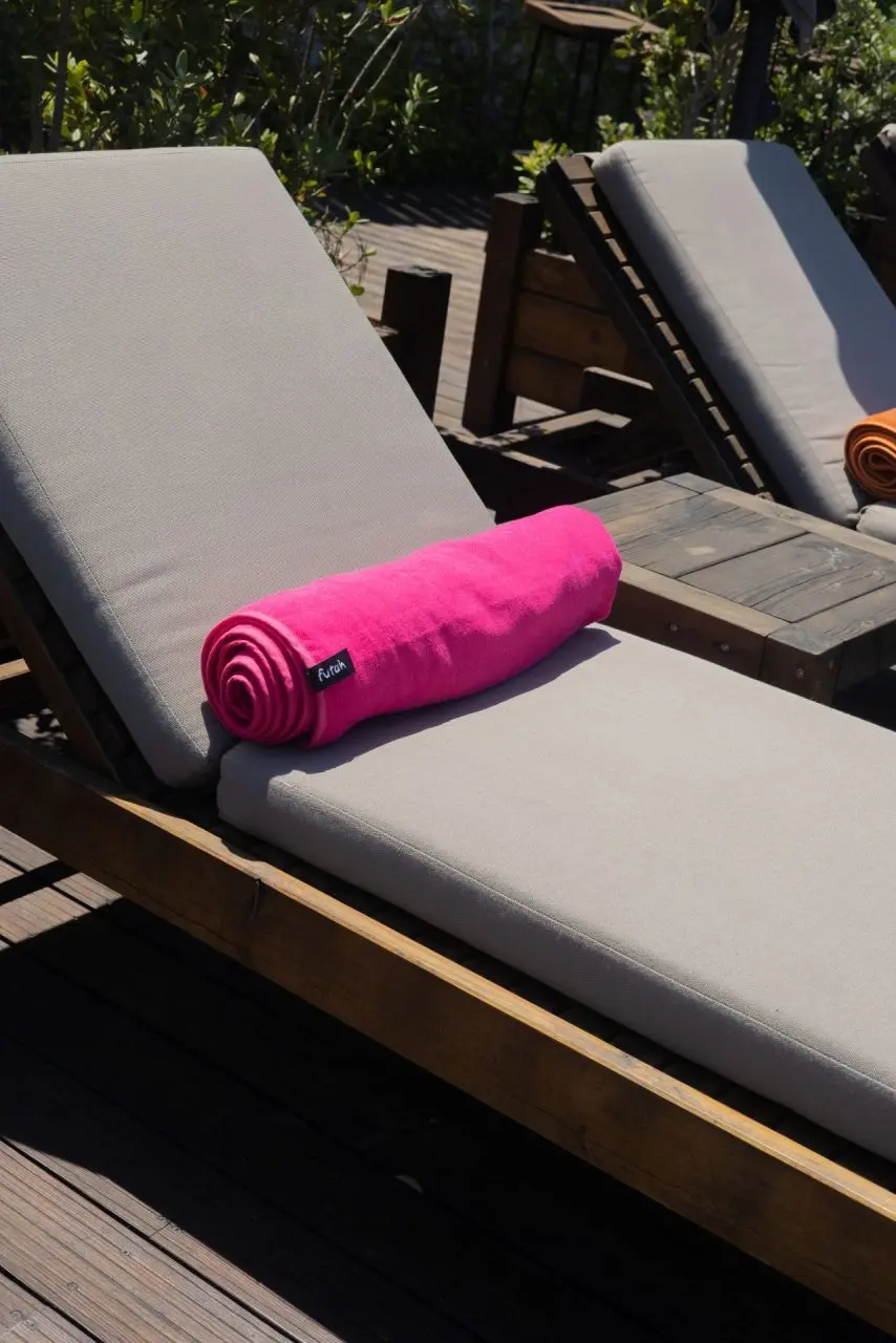 Futah - Ericeira Neon Pink Terry Towel (5)