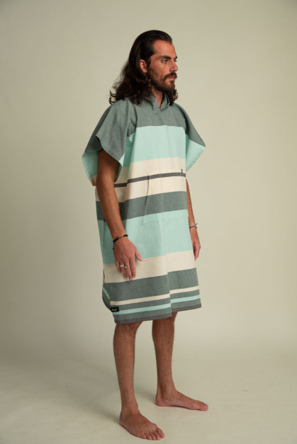 Papua Green Adult Poncho (2)